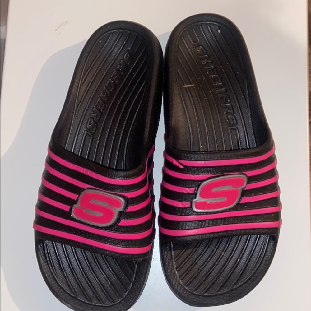 Skechers slides